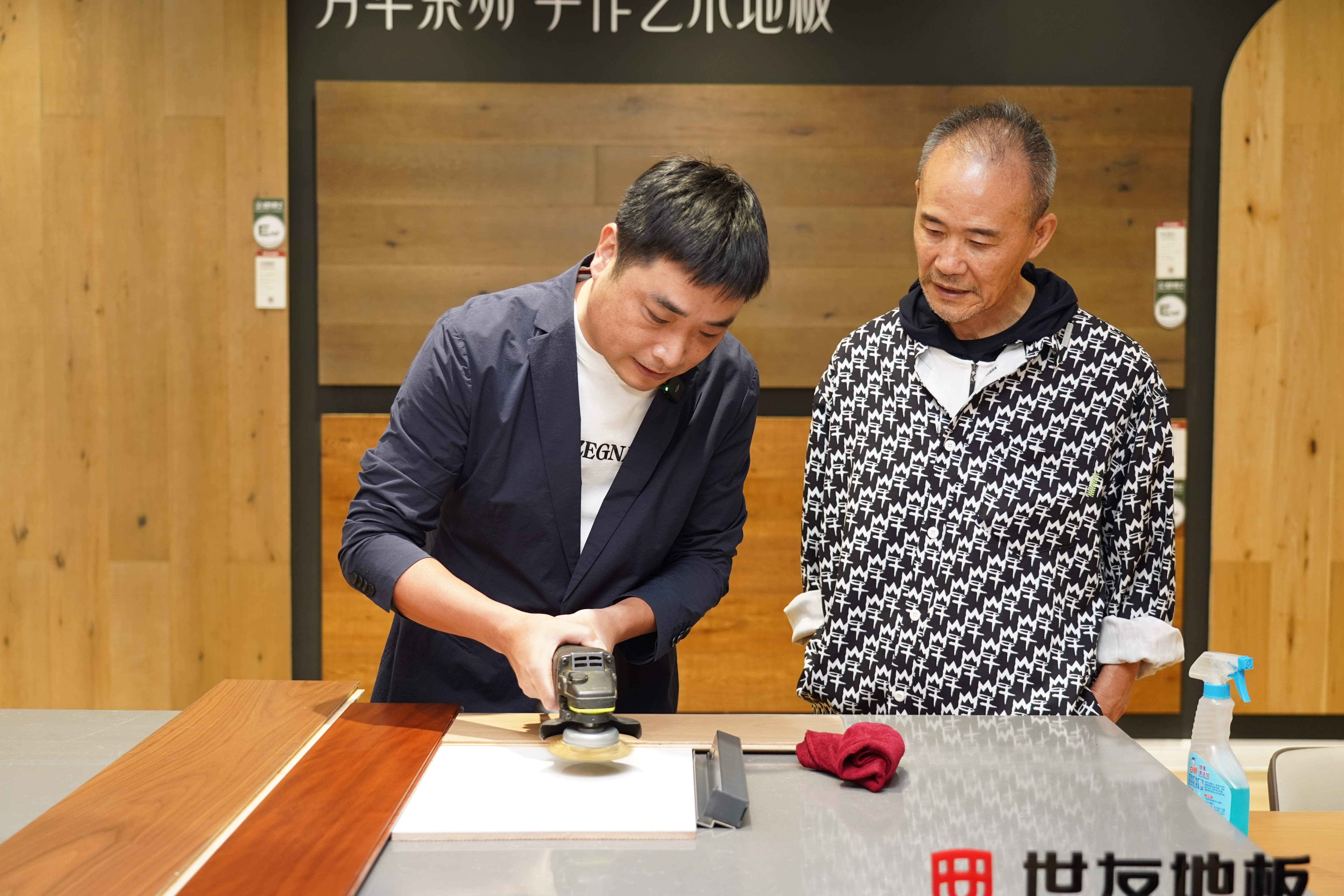 共建綠色生態 共鑒超級品質，綠色品質大使王石高度評價世友客臥通鋪地板